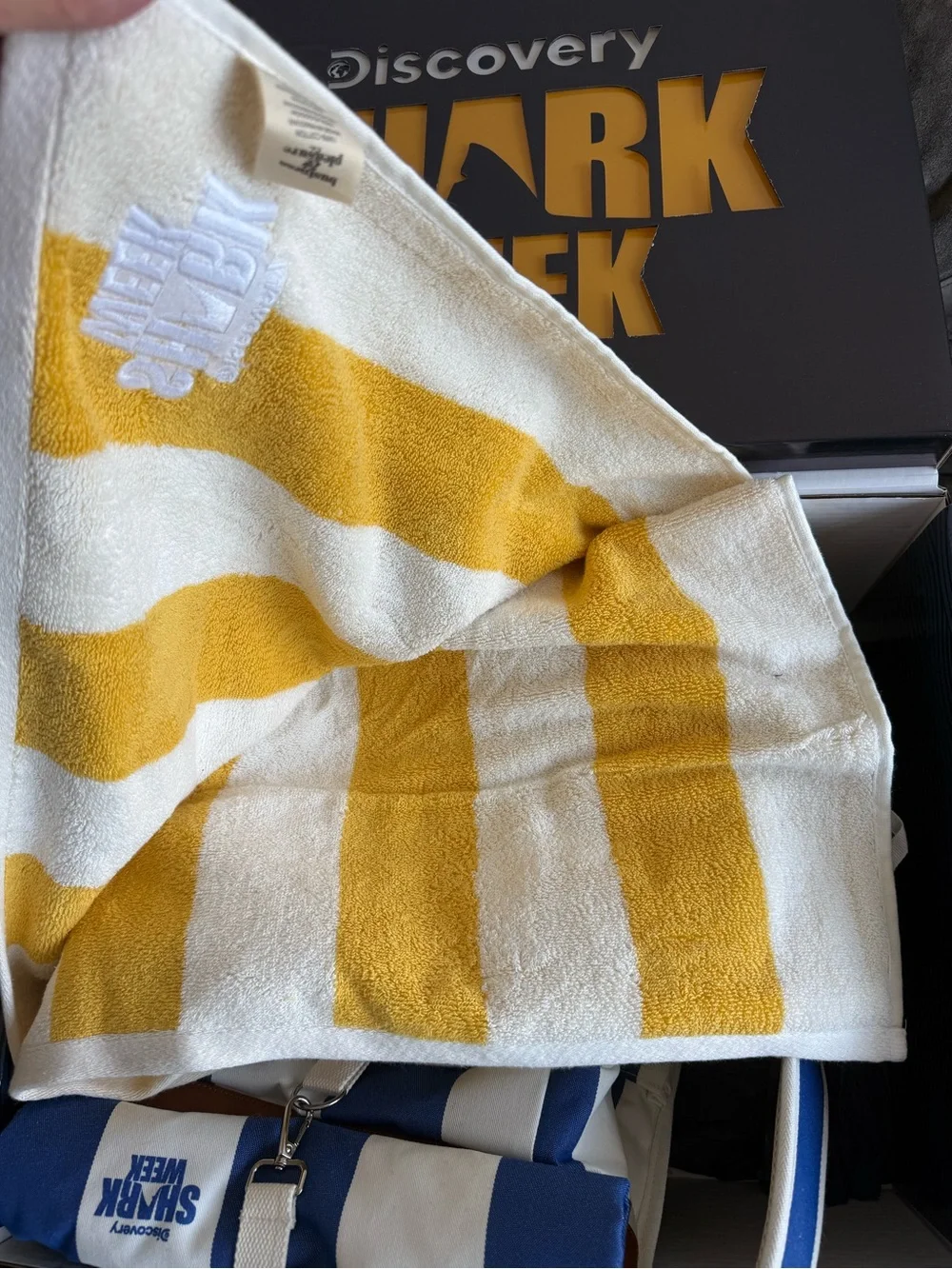 Discovery Shark Week Promo pack with towel @ backpack